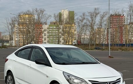 Hyundai Solaris II рестайлинг, 2016 год, 835 000 рублей, 4 фотография