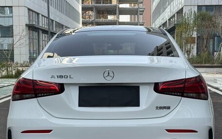 Mercedes-Benz A-Класс, 2022 год, 2 100 000 рублей, 3 фотография