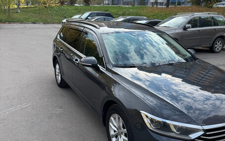 Volkswagen Passat B8 рестайлинг, 2018 год, 1 800 000 рублей, 2 фотография