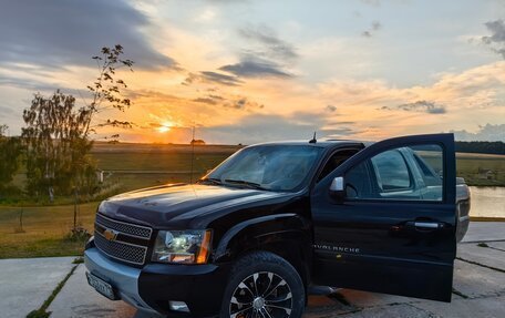 Chevrolet Avalanche II, 2008 год, 2 299 999 рублей, 16 фотография