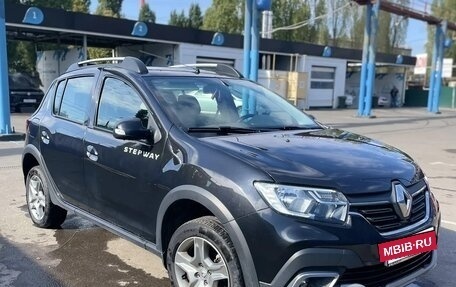 Renault Sandero II рестайлинг, 2018 год, 1 200 000 рублей, 2 фотография
