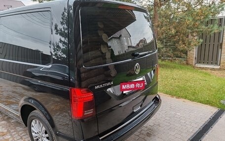Volkswagen Multivan T6 рестайлинг, 2022 год, 8 000 000 рублей, 4 фотография