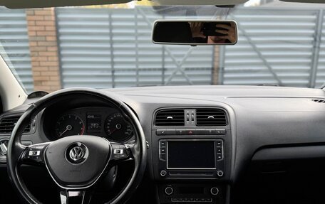 Volkswagen Polo VI (EU Market), 2015 год, 1 150 000 рублей, 10 фотография