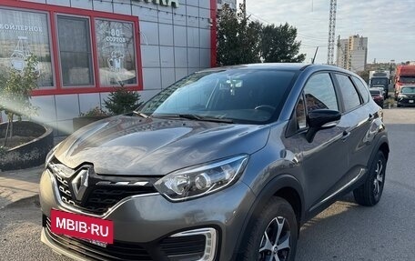 Renault Kaptur I рестайлинг, 2021 год, 1 490 000 рублей, 2 фотография