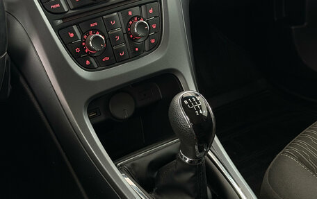 Opel Astra J, 2013 год, 700 000 рублей, 13 фотография