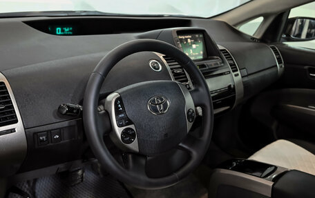 Toyota Prius, 2008 год, 690 000 рублей, 14 фотография