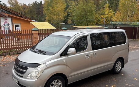 Hyundai Grand Starex Grand Starex I рестайлинг 2, 2010 год, 895 000 рублей, 3 фотография
