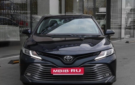Toyota Camry, 2018 год, 1 598 000 рублей, 2 фотография
