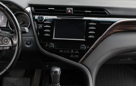 Toyota Camry, 2018 год, 1 598 000 рублей, 15 фотография