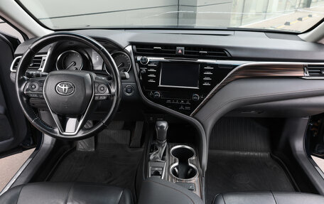 Toyota Camry, 2018 год, 1 598 000 рублей, 14 фотография