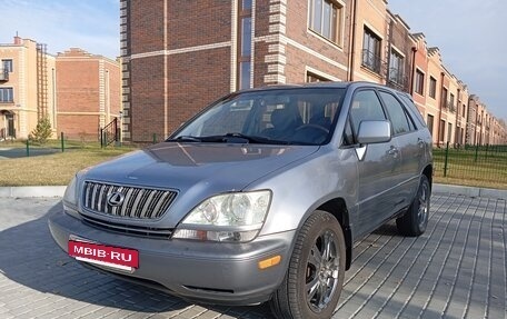 Lexus RX IV рестайлинг, 2001 год, 850 000 рублей, 2 фотография