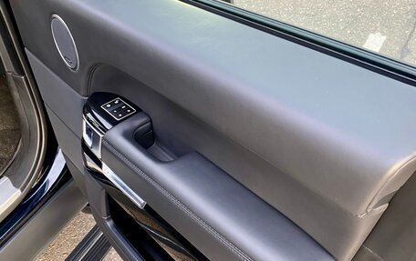 Land Rover Range Rover IV рестайлинг, 2015 год, 3 750 000 рублей, 20 фотография
