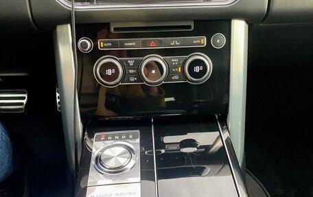 Land Rover Range Rover IV рестайлинг, 2015 год, 3 750 000 рублей, 32 фотография