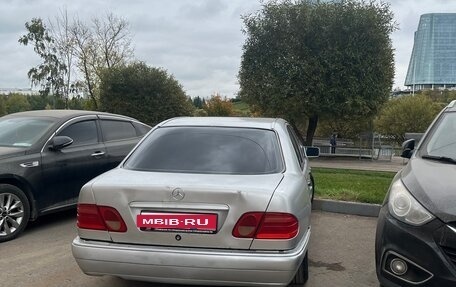 Mercedes-Benz E-Класс, 1998 год, 320 000 рублей, 1 фотография