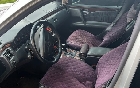 Mercedes-Benz E-Класс, 1998 год, 320 000 рублей, 6 фотография