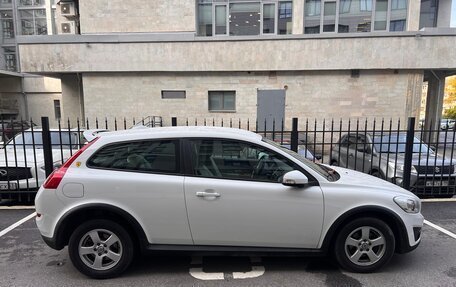 Volvo C30 I рестайлинг, 2010 год, 850 000 рублей, 3 фотография