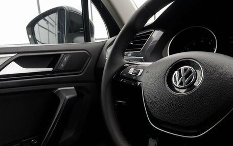 Volkswagen Tiguan II, 2019 год, 2 329 000 рублей, 14 фотография