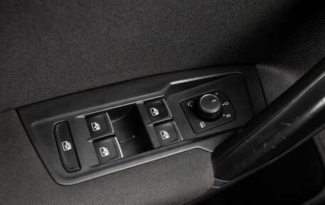 Volkswagen Tiguan II, 2019 год, 2 329 000 рублей, 17 фотография
