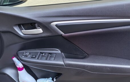 Honda Fit III, 2018 год, 1 660 000 рублей, 12 фотография