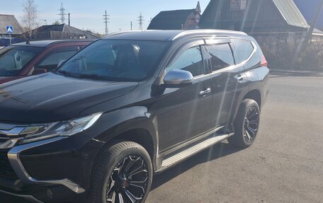 Mitsubishi Pajero Sport III рестайлинг, 2016 год, 2 700 000 рублей, 2 фотография