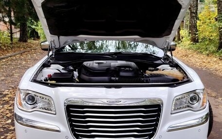 Chrysler 300C II, 2012 год, 1 800 000 рублей, 39 фотография