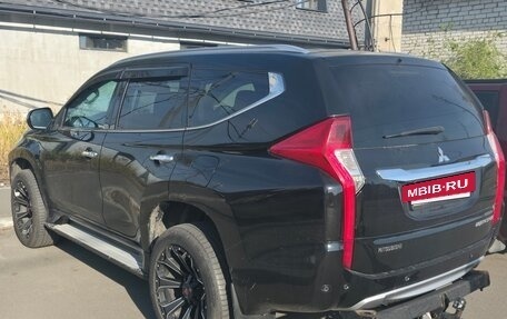 Mitsubishi Pajero Sport III рестайлинг, 2016 год, 2 700 000 рублей, 4 фотография