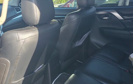 Mitsubishi Pajero Sport III рестайлинг, 2016 год, 2 700 000 рублей, 9 фотография