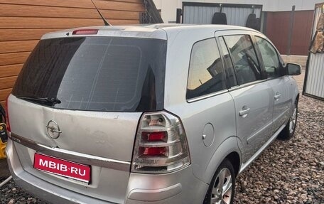 Opel Zafira B, 2011 год, 555 555 рублей, 1 фотография