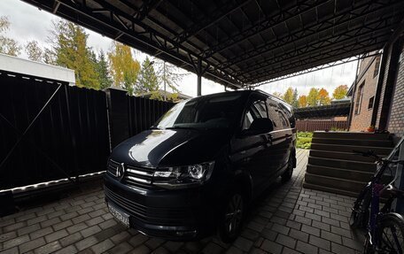 Volkswagen Caravelle T6 рестайлинг, 2016 год, 2 800 000 рублей, 2 фотография