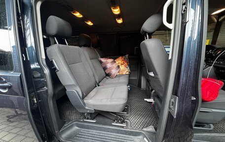 Volkswagen Caravelle T6 рестайлинг, 2016 год, 2 800 000 рублей, 5 фотография