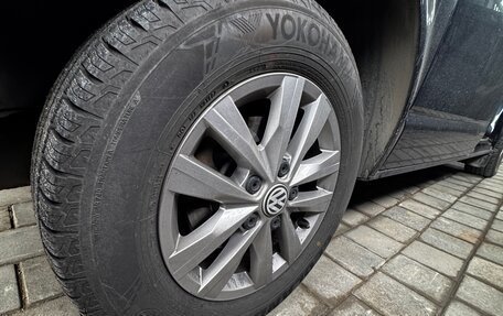 Volkswagen Caravelle T6 рестайлинг, 2016 год, 2 800 000 рублей, 8 фотография
