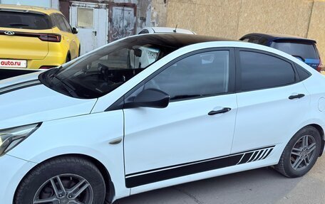 Hyundai Solaris II рестайлинг, 2014 год, 560 000 рублей, 3 фотография