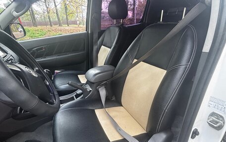 Toyota Hilux VII, 2012 год, 2 450 000 рублей, 7 фотография