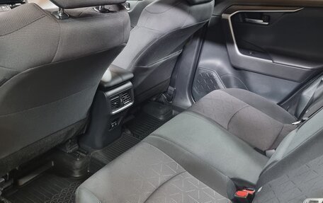 Toyota RAV4, 2021 год, 3 700 000 рублей, 4 фотография