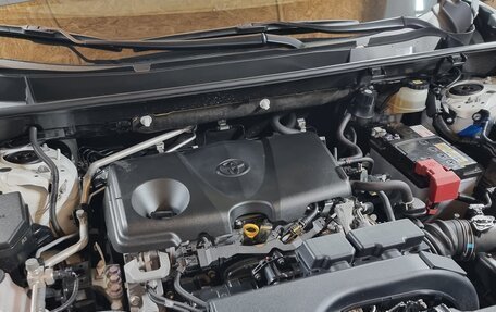 Toyota RAV4, 2021 год, 3 700 000 рублей, 5 фотография