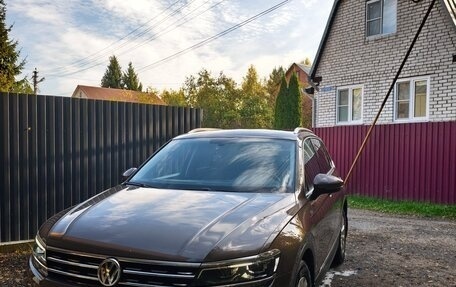 Volkswagen Tiguan II, 2017 год, 1 999 999 рублей, 5 фотография