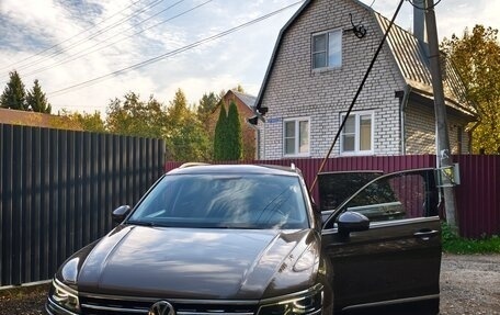 Volkswagen Tiguan II, 2017 год, 1 999 999 рублей, 2 фотография