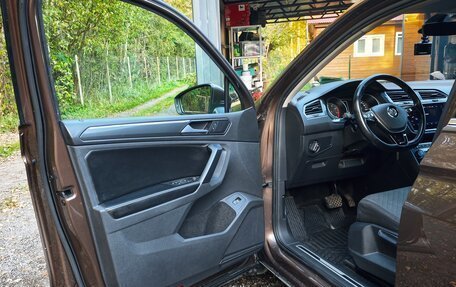 Volkswagen Tiguan II, 2017 год, 1 999 999 рублей, 10 фотография