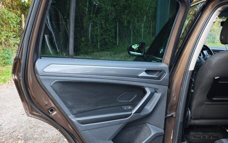 Volkswagen Tiguan II, 2017 год, 1 999 999 рублей, 11 фотография