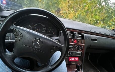 Mercedes-Benz E-Класс, 1997 год, 250 000 рублей, 4 фотография