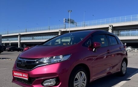 Honda Fit III, 2018 год, 1 350 000 рублей, 1 фотография
