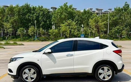 Honda Vezel, 2022 год, 1 350 000 рублей, 4 фотография