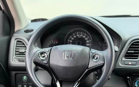 Honda Vezel, 2022 год, 1 350 000 рублей, 12 фотография