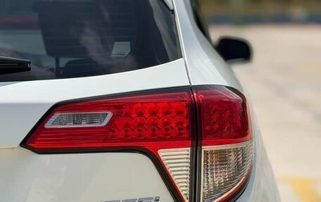 Honda Vezel, 2022 год, 1 350 000 рублей, 8 фотография