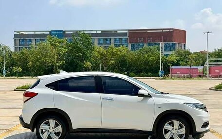 Honda Vezel, 2022 год, 1 350 000 рублей, 9 фотография