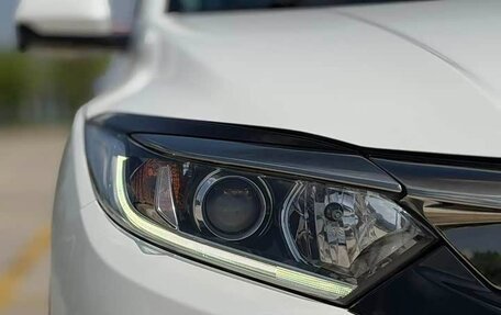 Honda Vezel, 2022 год, 1 350 000 рублей, 18 фотография