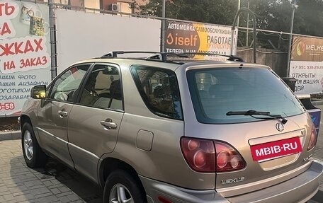 Lexus RX IV рестайлинг, 2000 год, 430 000 рублей, 2 фотография