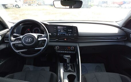 Hyundai Elantra, 2022 год, 1 865 800 рублей, 5 фотография