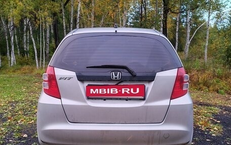 Honda Fit III, 2007 год, 600 000 рублей, 3 фотография