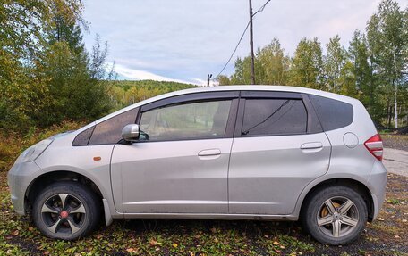 Honda Fit III, 2007 год, 600 000 рублей, 4 фотография